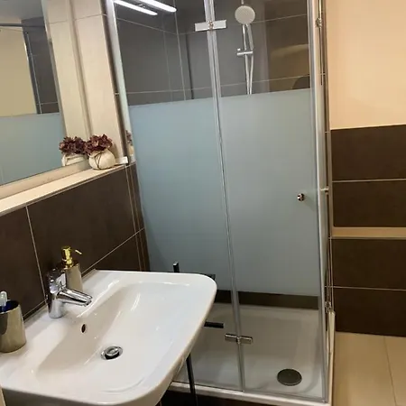 Souterrain Mit Separatem Eingang Und Bad Séjour chez l'habitant