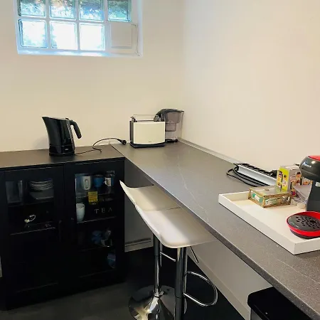 Souterrain Mit Separatem Eingang Und Bad Séjour chez l'habitant