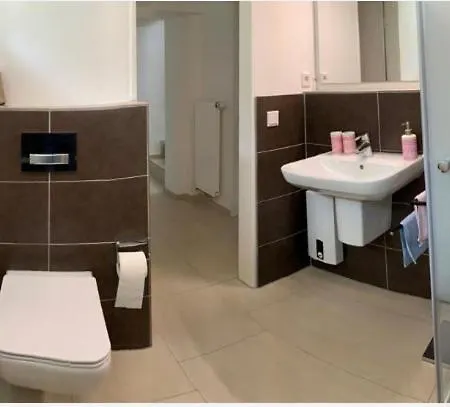 Souterrain Mit Separatem Eingang Und Bad